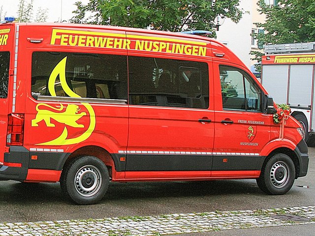 Feuerwehrfahrzeug MZF mit der Aufschrift "Feuerwehr Nusplingen"